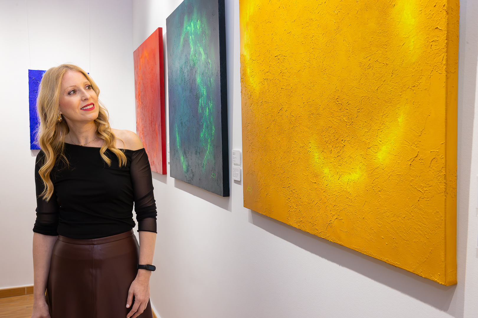 Mariam Cremades en su estudio y galería de arte